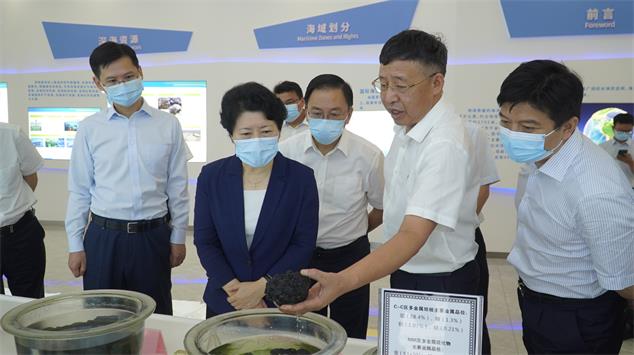 吳桂英調(diào)研長沙礦冶院科技創(chuàng)新及國家重點(diǎn)實(shí)驗(yàn)室建設(shè)情況